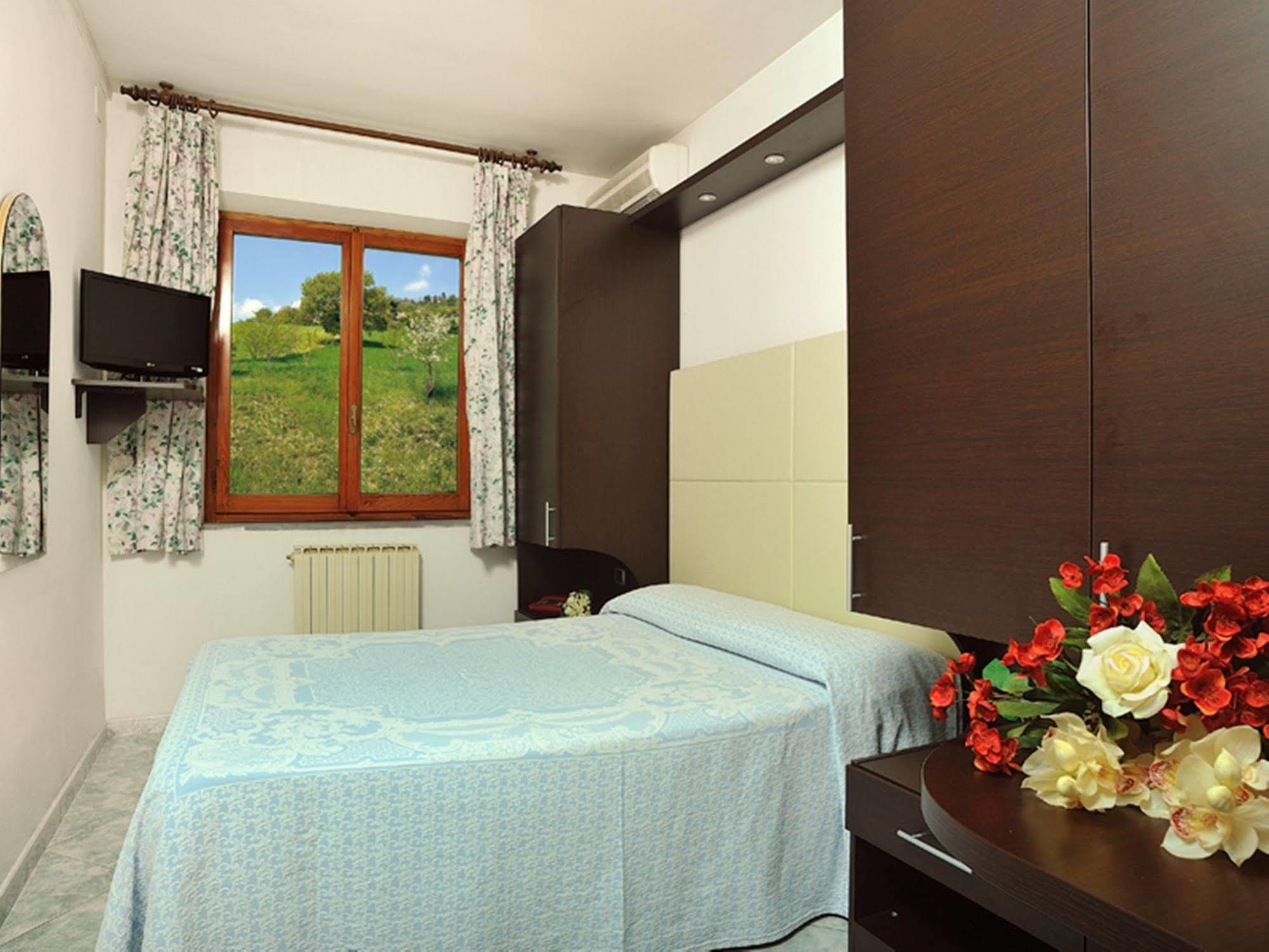 Hotel La Meridiana Urbino Zewnętrze zdjęcie