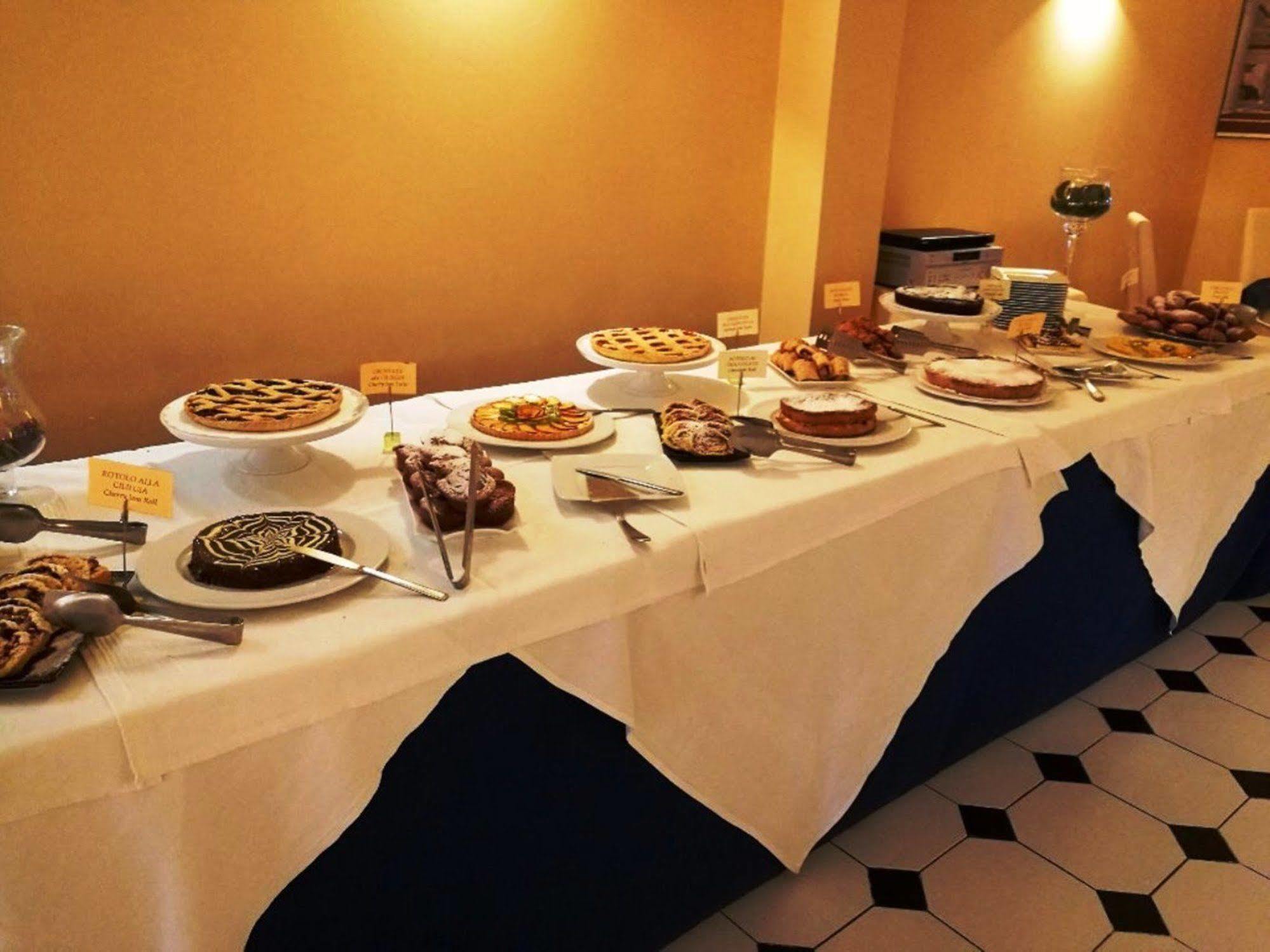 Hotel La Meridiana Urbino Zewnętrze zdjęcie